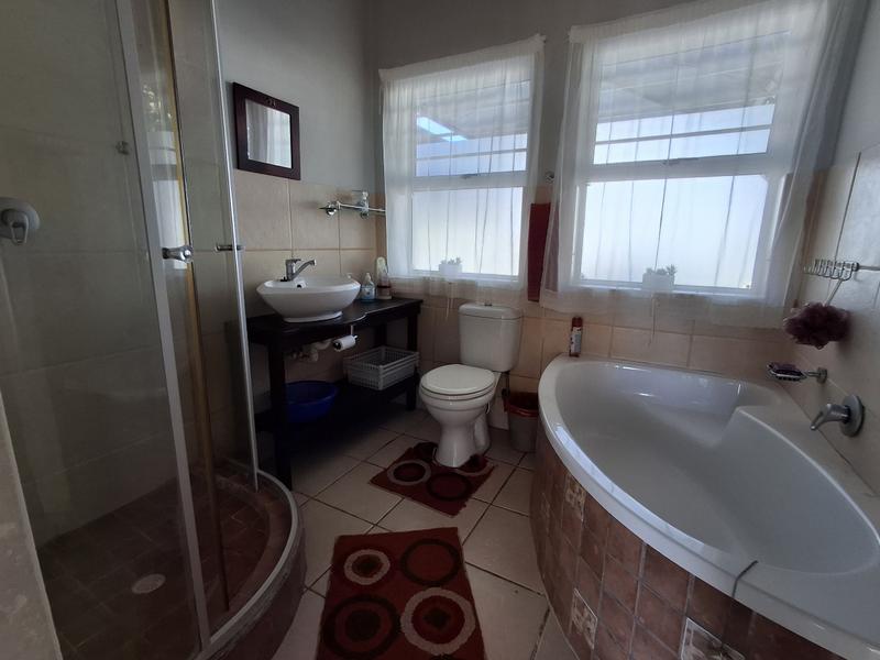 4 Bedroom Property for Sale in Golden Mile Western Cape
